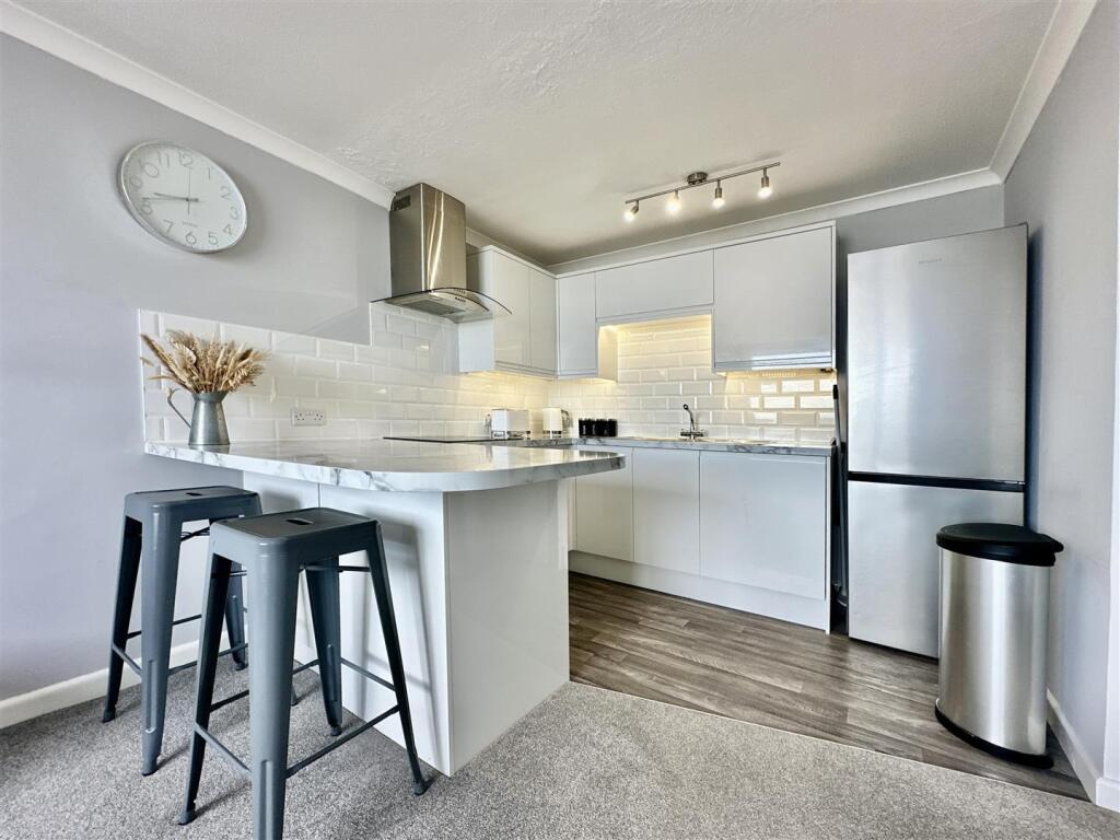 1. kitchen.jpeg