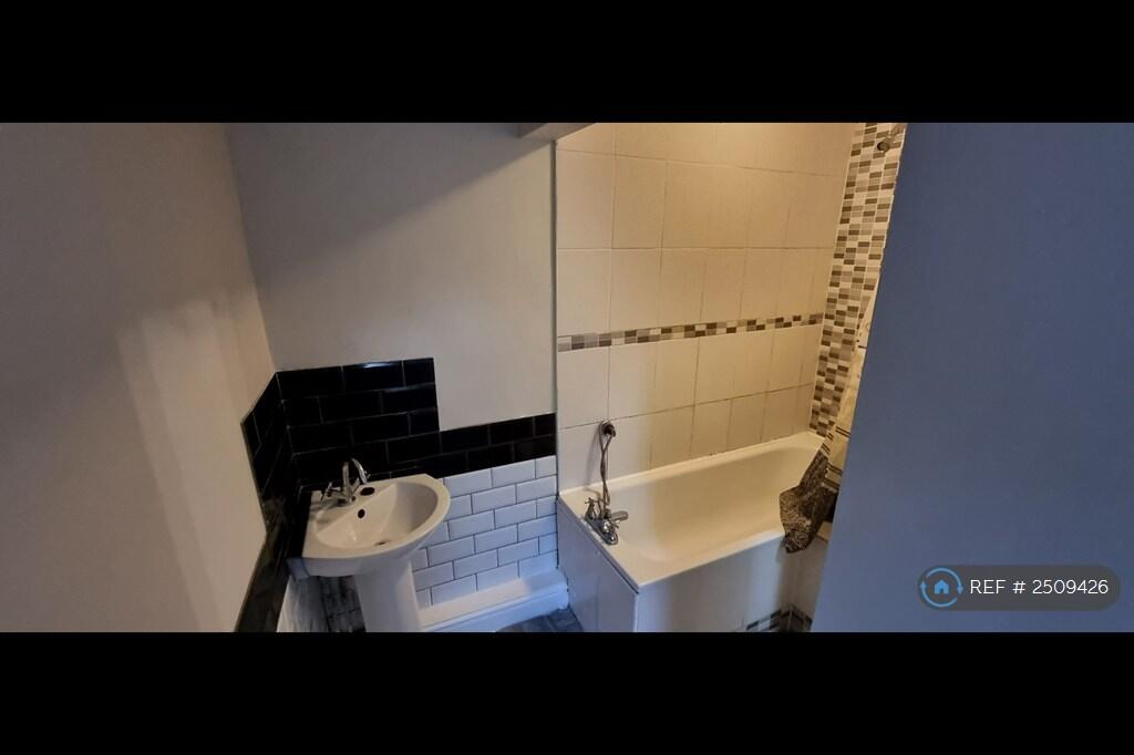 Downstairs Bathroom 