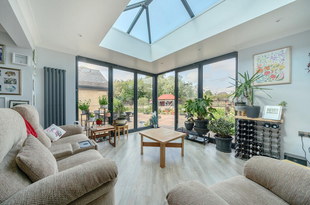 1304671-27-684082...