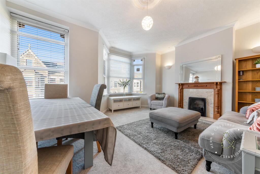 Dogo-Street-First-Floor-Flat-12.jpg