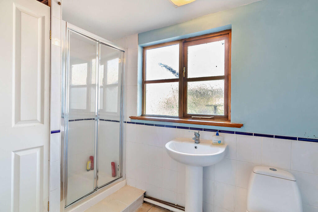 8646346-interior2...