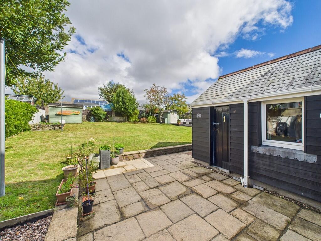 CAM02089G0-PR0561...