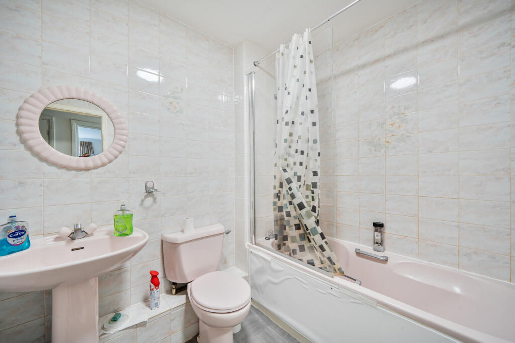 1328190-7-6895f24...