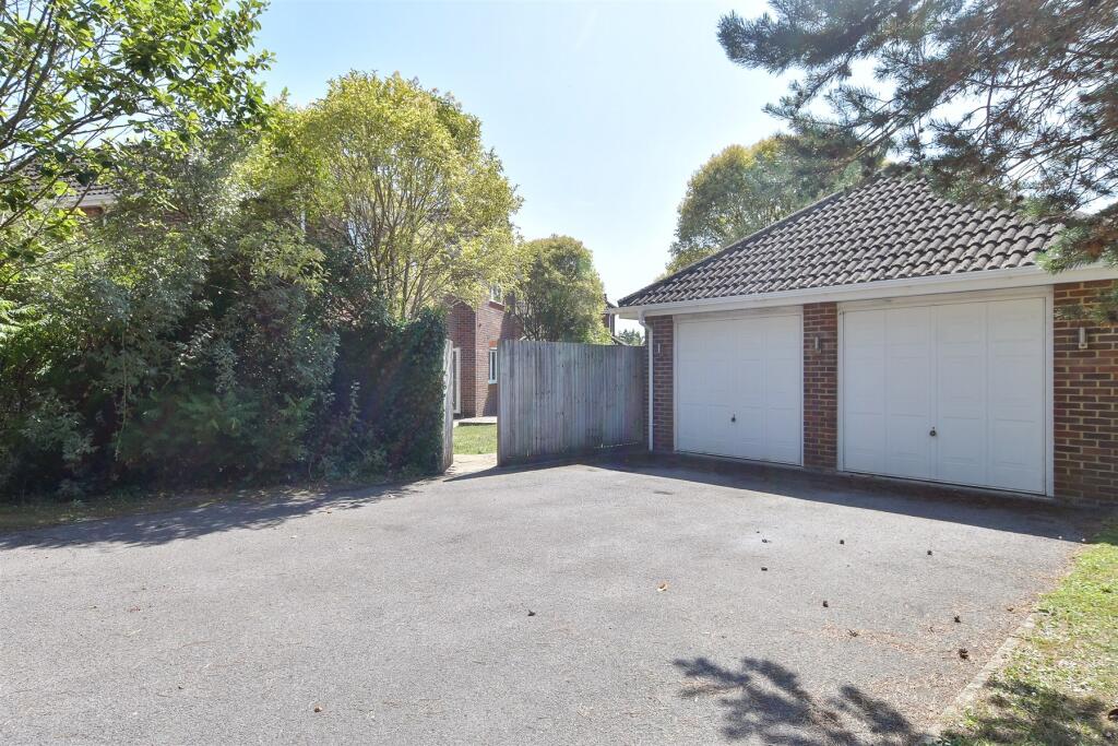 Driveway/Parking