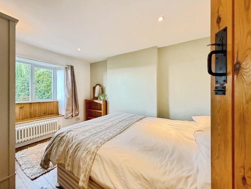 pbox-bedroom-335726.jpeg