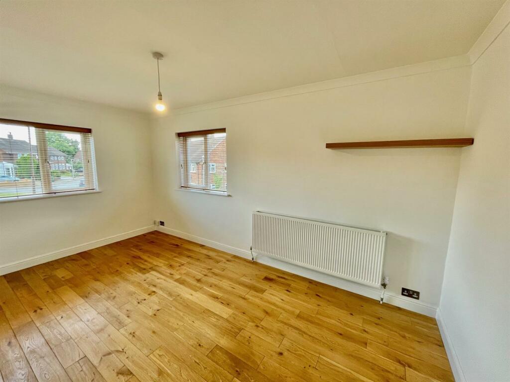 39 Brookside Lounge 2.jpg