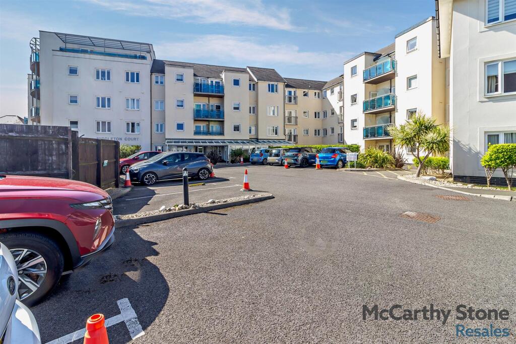 Middleton Court