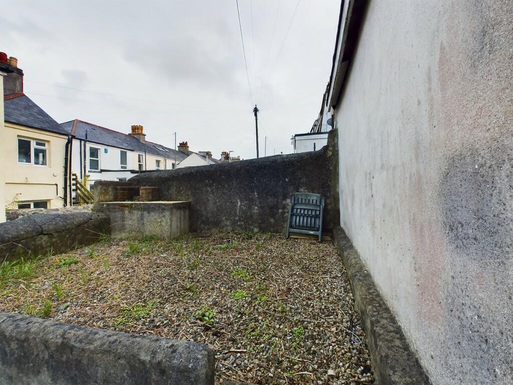 CAM03974G0-PR0073...