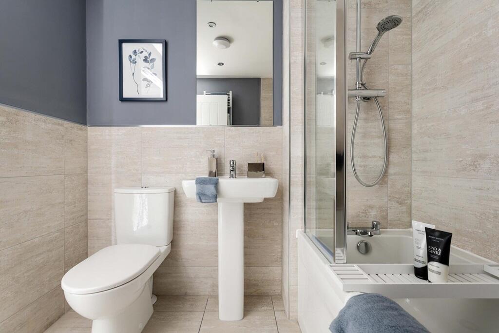 Energy-efficient family bathroom