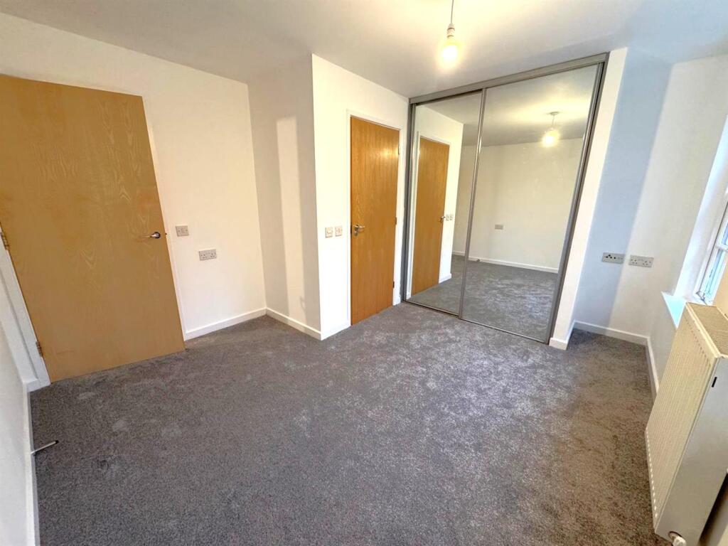 Thornton Hall Close, Northampton