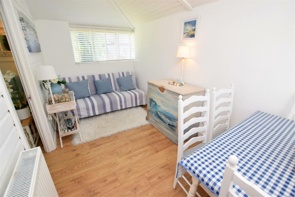 BEDROOM THREE/DINING ROOM