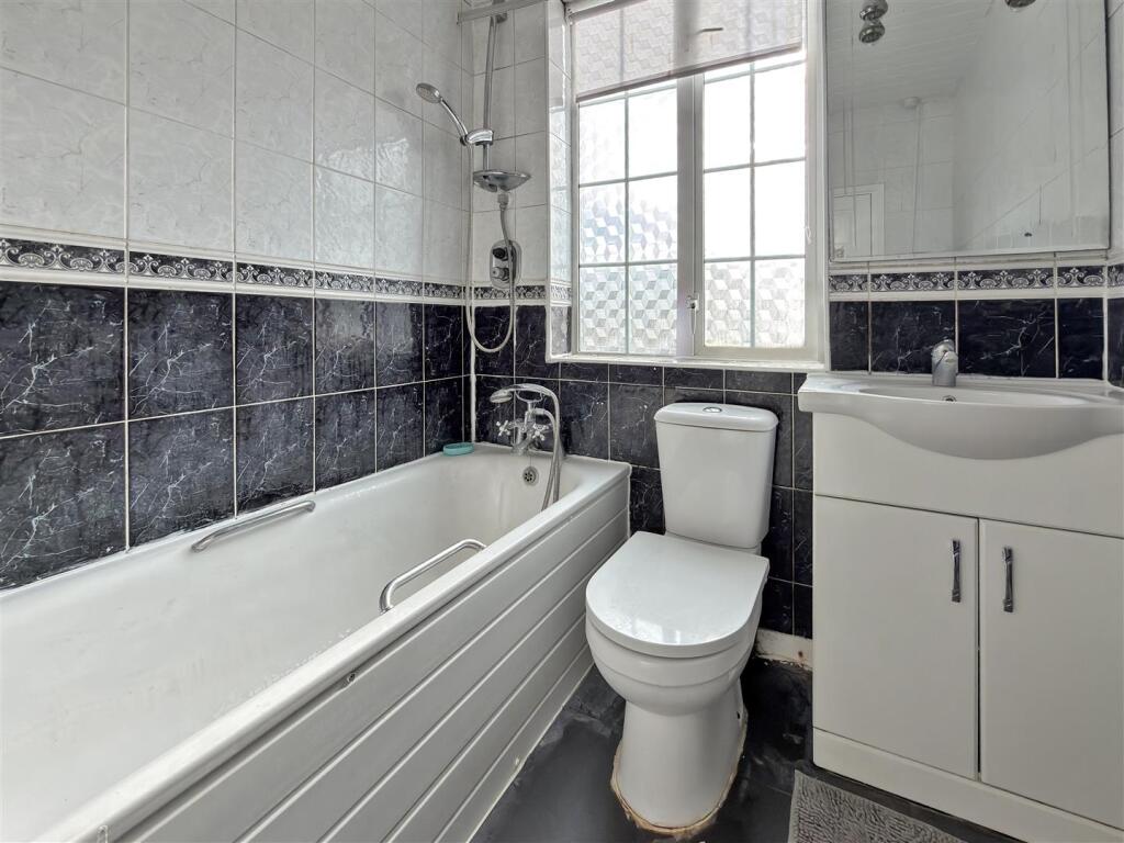 Bathroom.jpeg