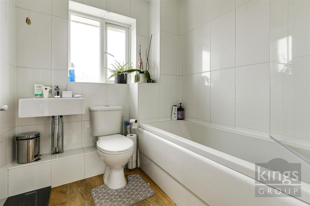 Family Bathroom .jpg