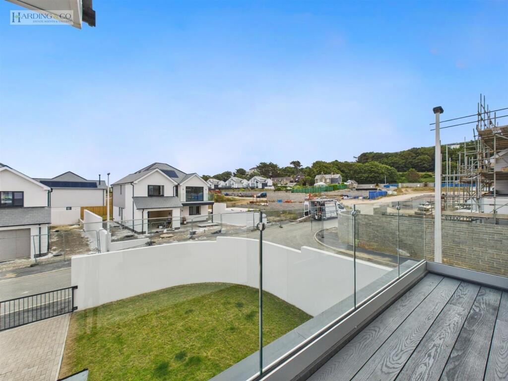 Lounge Balcony ii.jpg