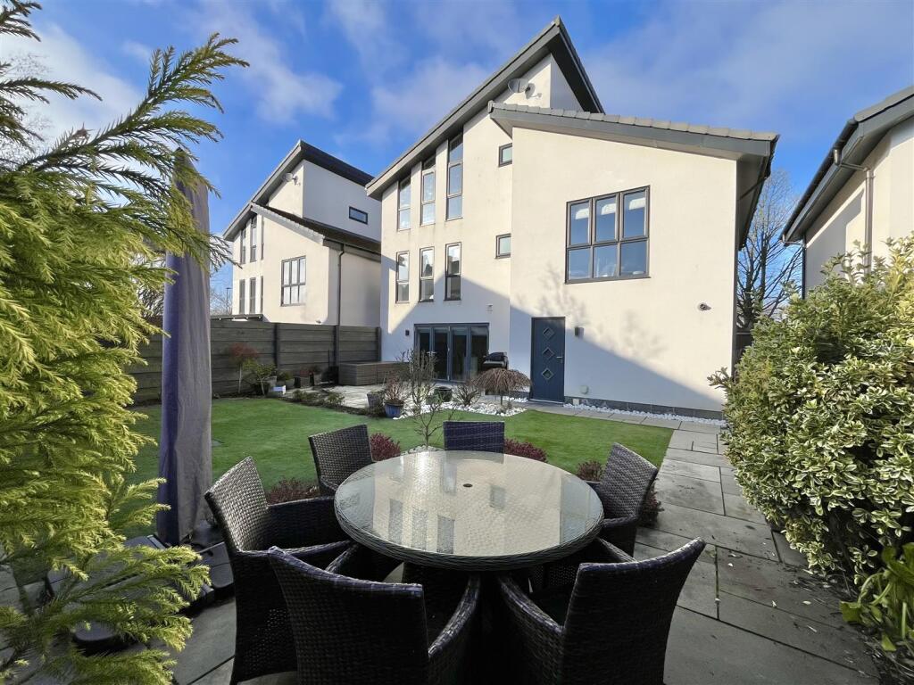 Enclosed Rear Garden