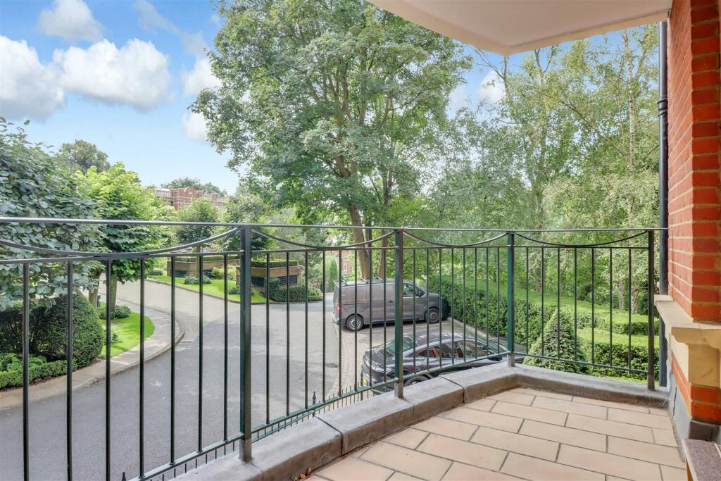 BALCONY.jpg