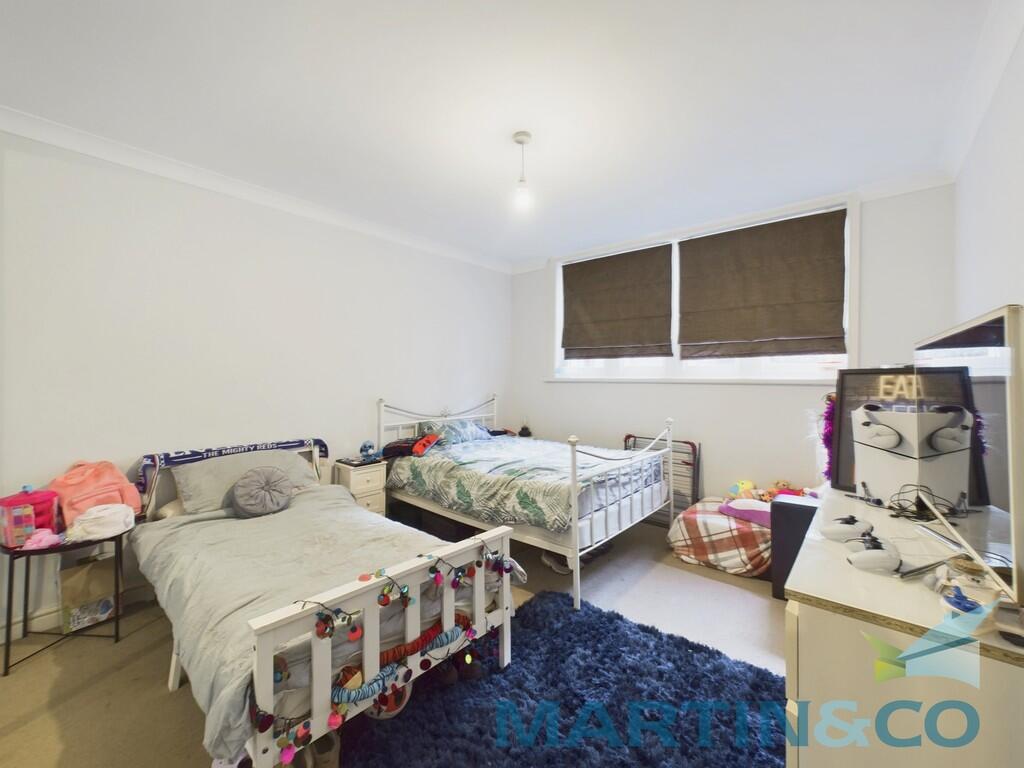 CAM01870G0-PR0156...