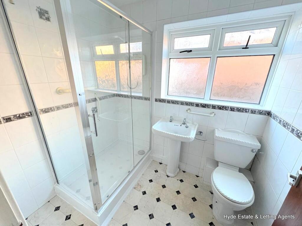 Shower Room.jpg