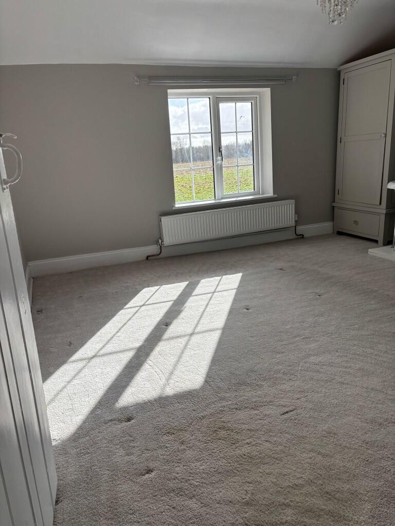 Main Bedroom (4)