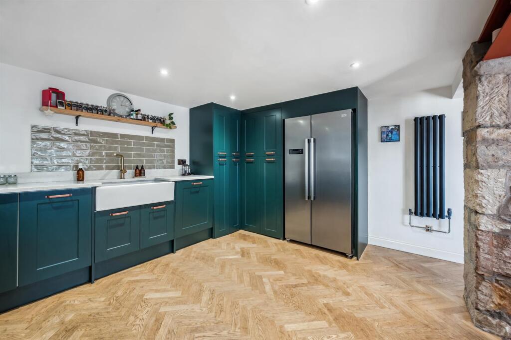 Kitchen - sink and radiator.jpg