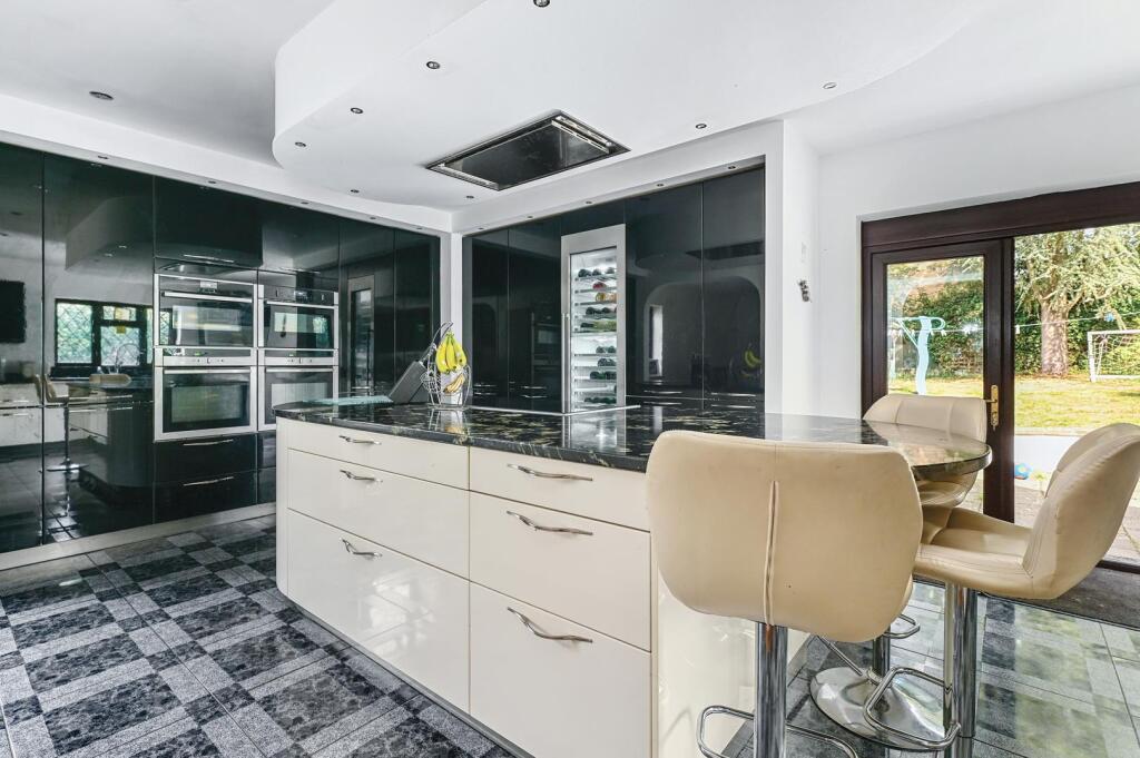 Kitchen/Breakfast Room