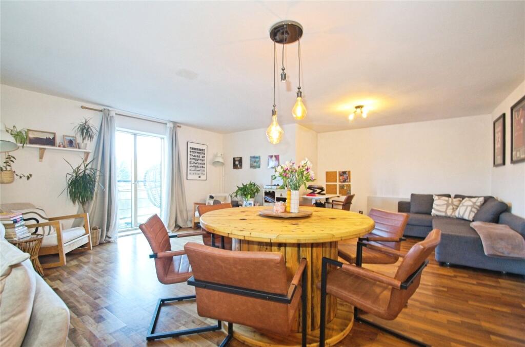 Living/Dining Area