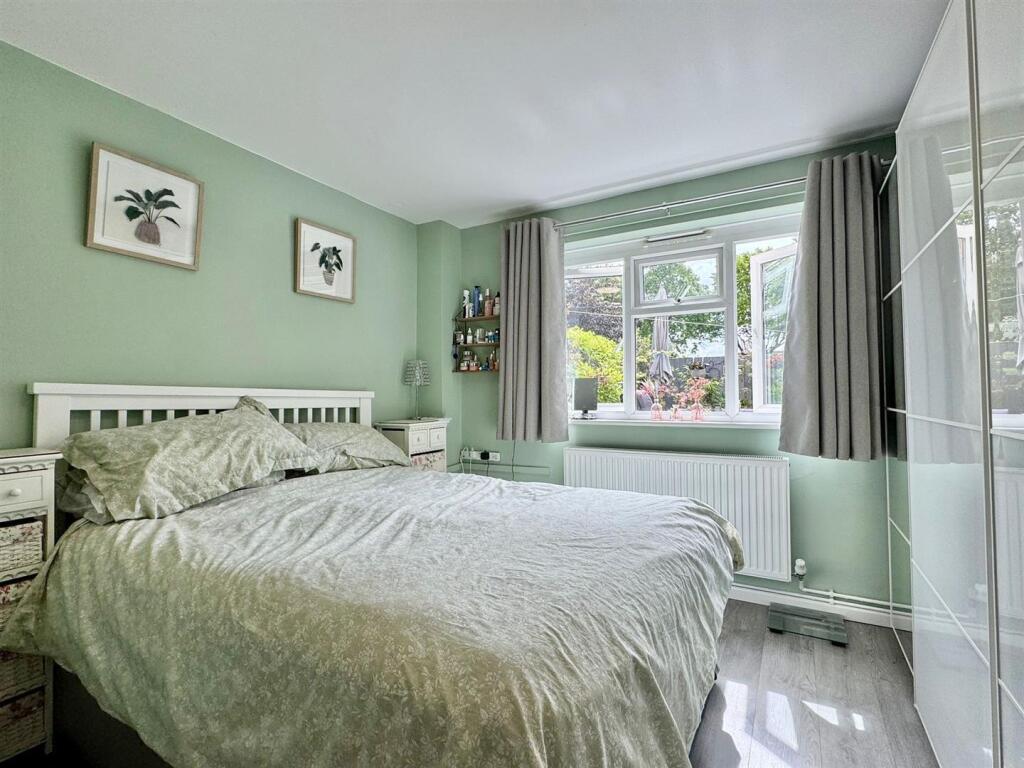 Bedroom 1 (1).jpg
