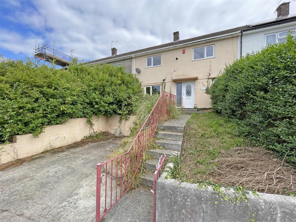 Macaulay Crescent 15 - Front.jpg