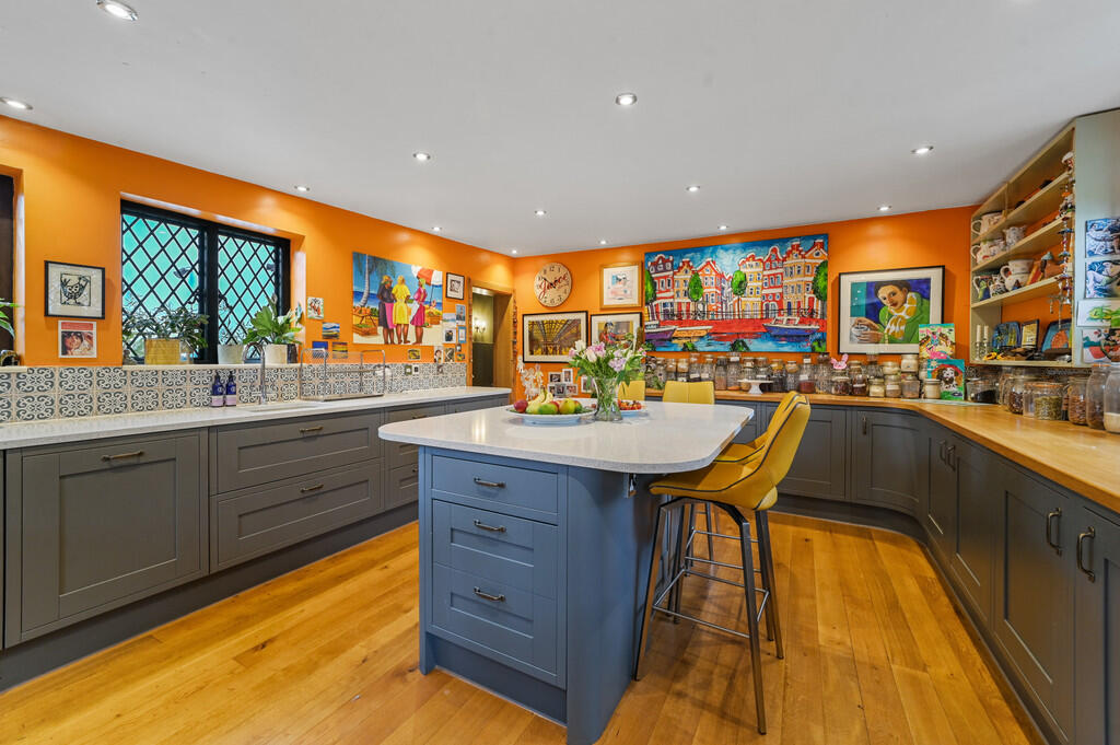 PT-FC(COL)-OldHou...