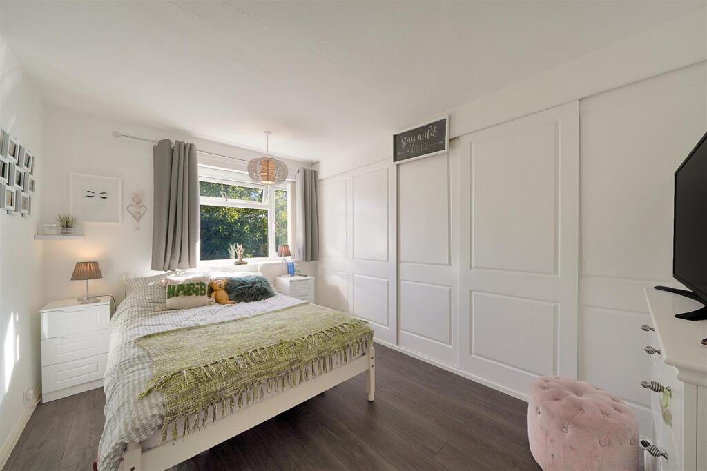 2 Well Close - SYaIBXz1ZX7z2flAswb2.jpg