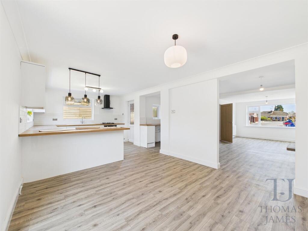 CAM05175G0-PR0033-STILL019 copy.jpg