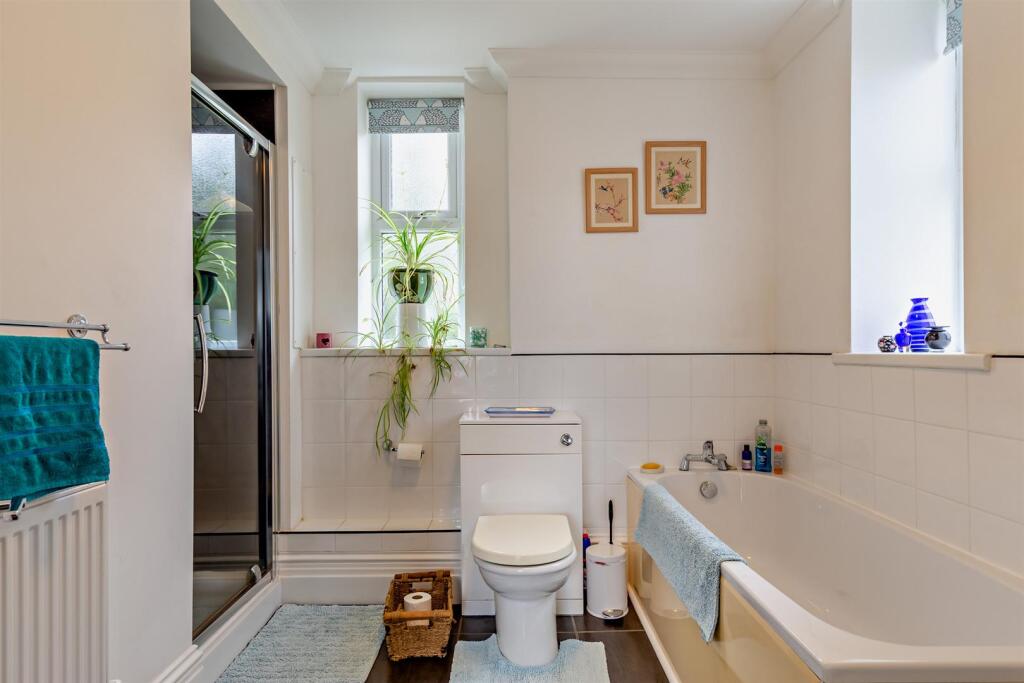 Main house bedroom 3 bathroom