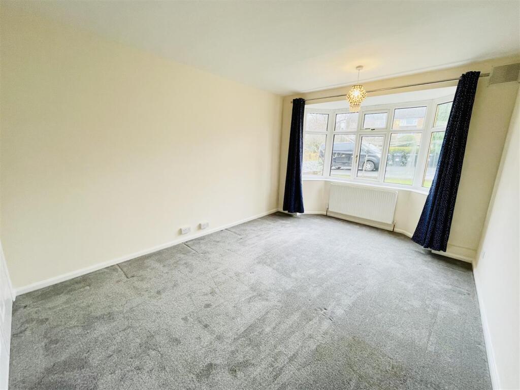 meer green main bedroom.jpg