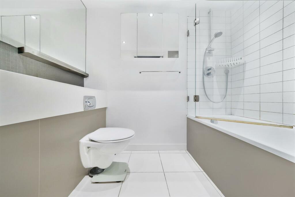 Bathroom.jpg
