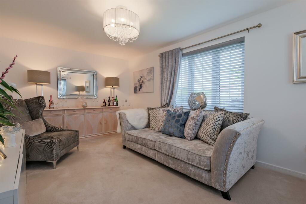 019-3 Burnhead Gardens Carluke ML8 4QL.jpg
