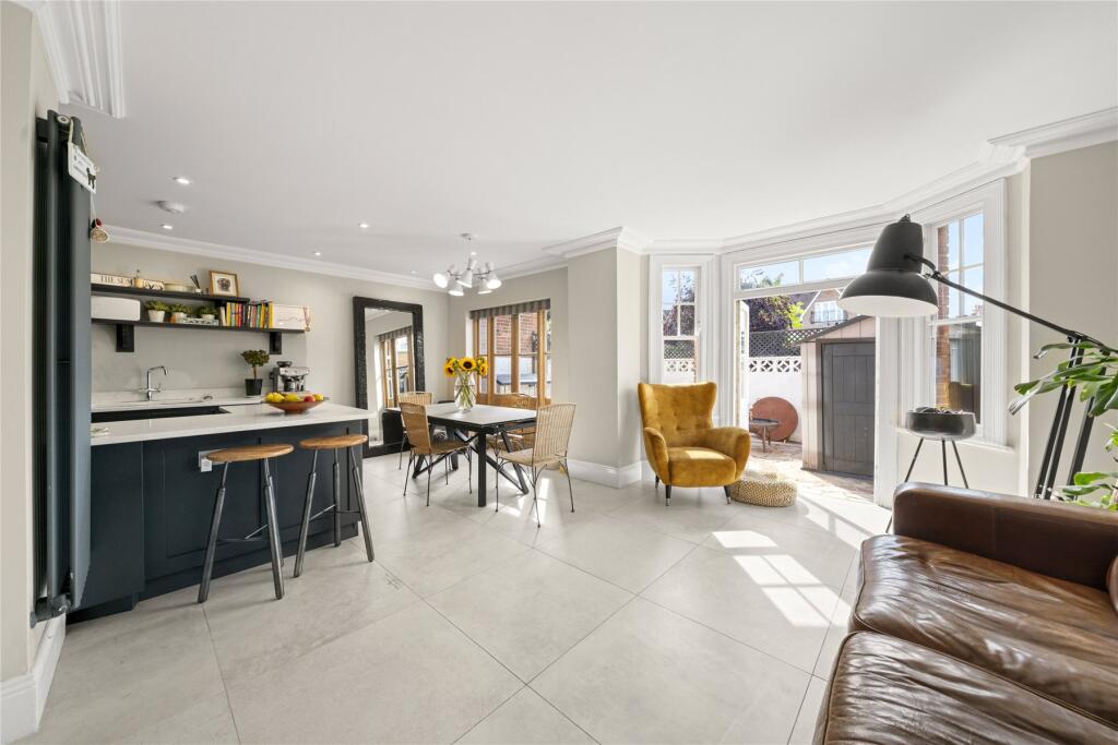 Kitchen/Breakfast Ro