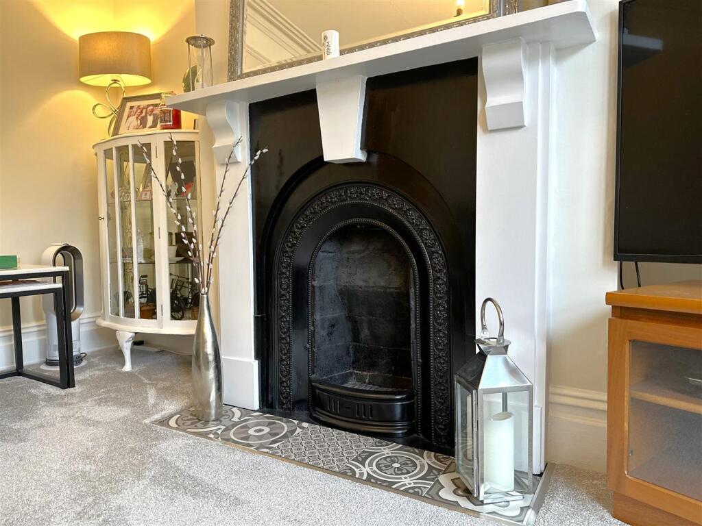 Feature Fireplace 680