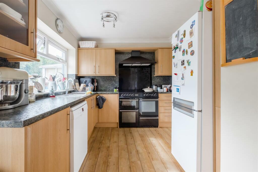 KITCHEN 3.jpg