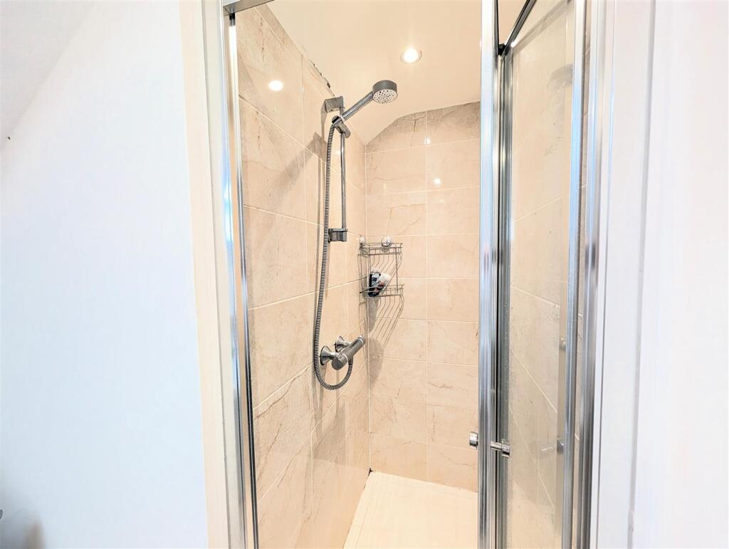 En-Suite b.jpg