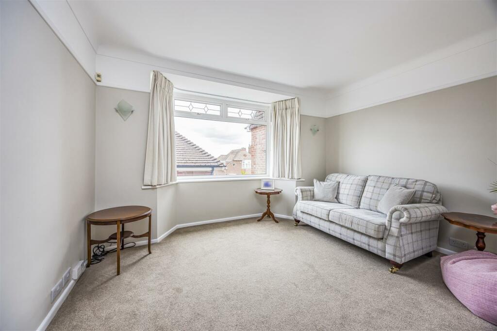 11 Hilltop Crescent, Drayton-PorticoMarketing-Sara