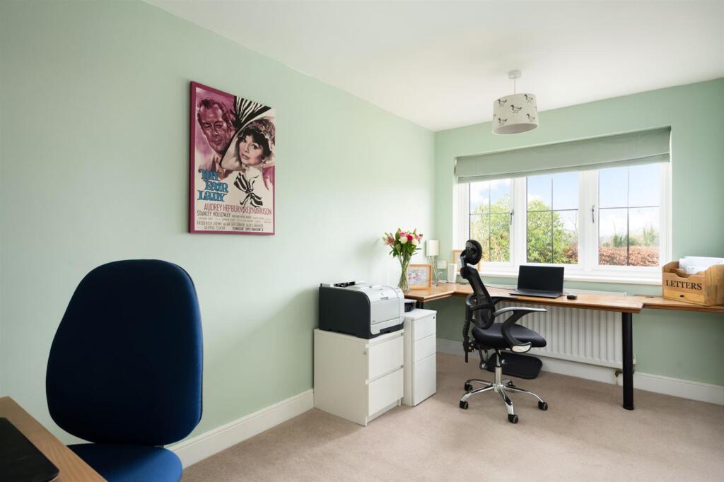 Bedroom 5 / study