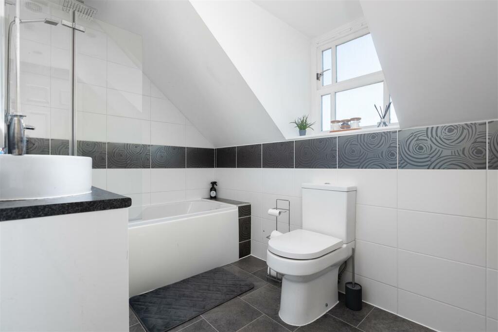 En-suite Bathroom
