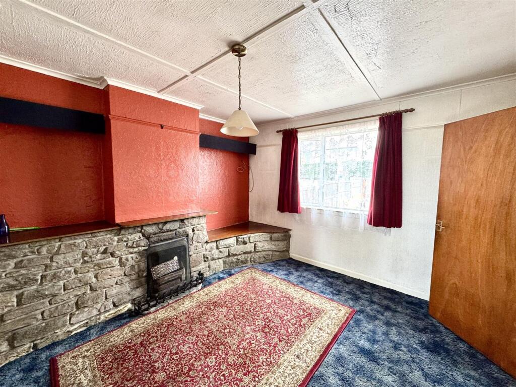 SITTING ROOM