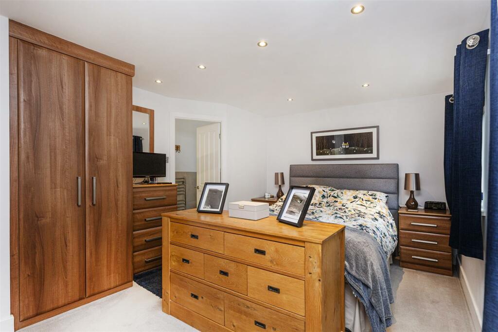 Bramleys Estate Agents - Blacksmiths Fold (36.).jp