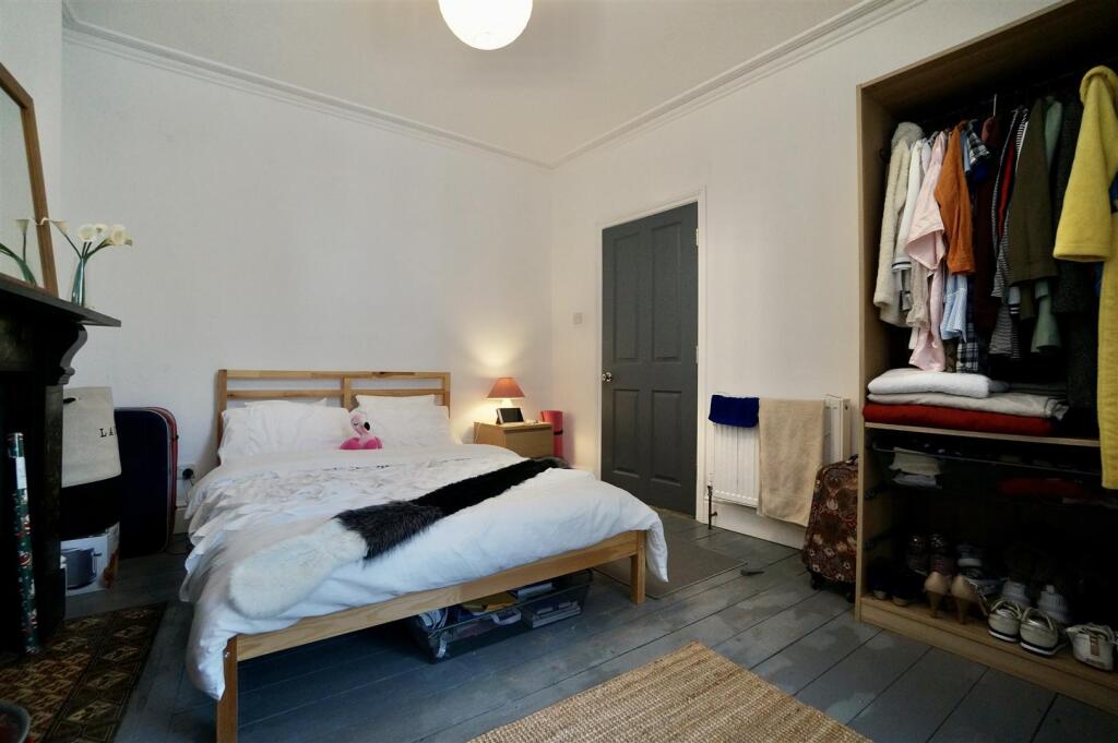 Bed1.1.jpg