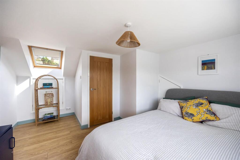 Hangleton Valley Drive 155 master bed 2.jpeg