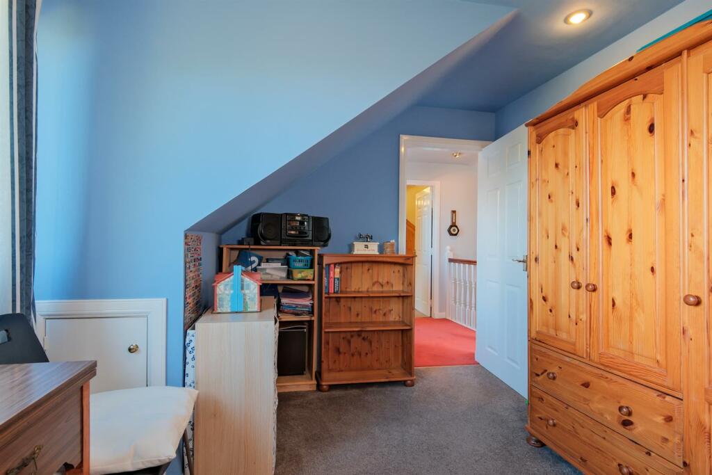 057-3 Station Place, Law ML8 5LR.jpg