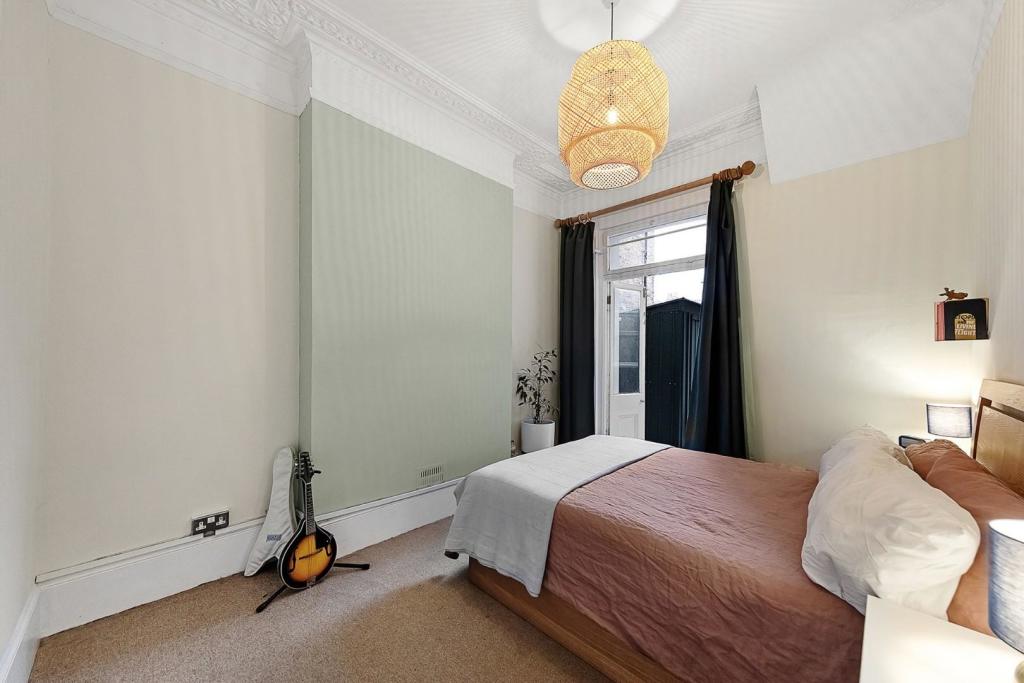 Bedroom (1).jpg