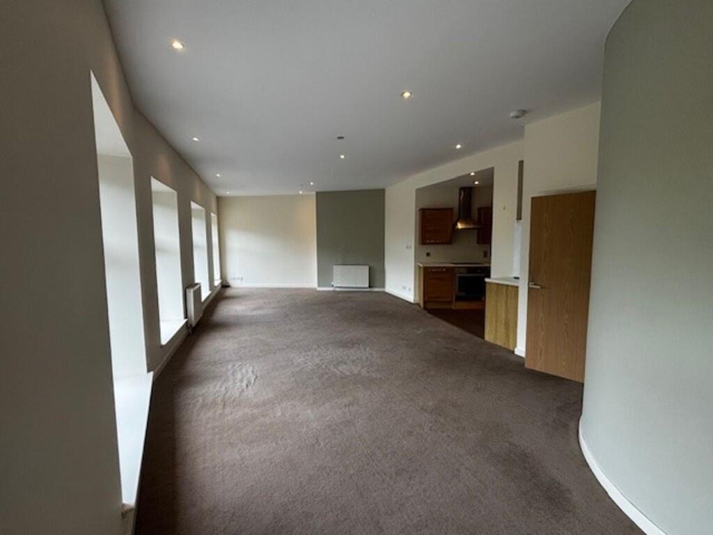 Open Planned Loun...