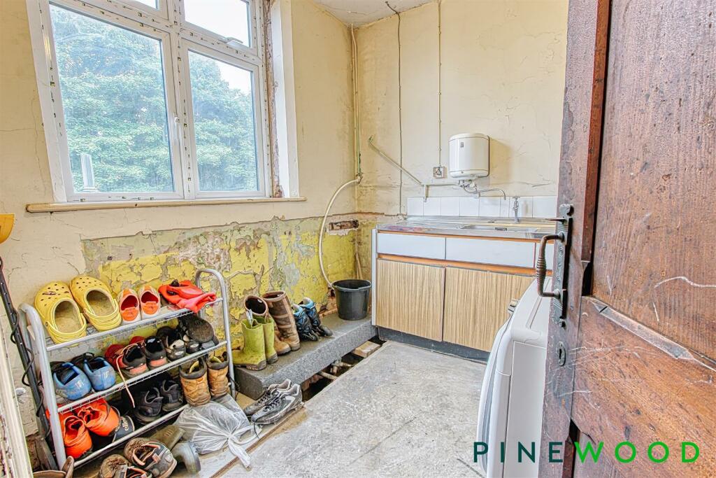 UTILITY/BOOT ROOM